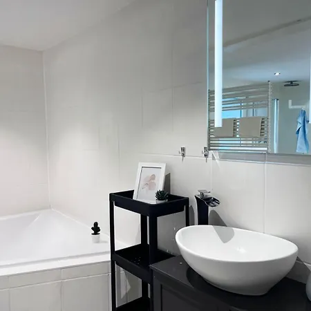 Modern&cozy In Apartment *